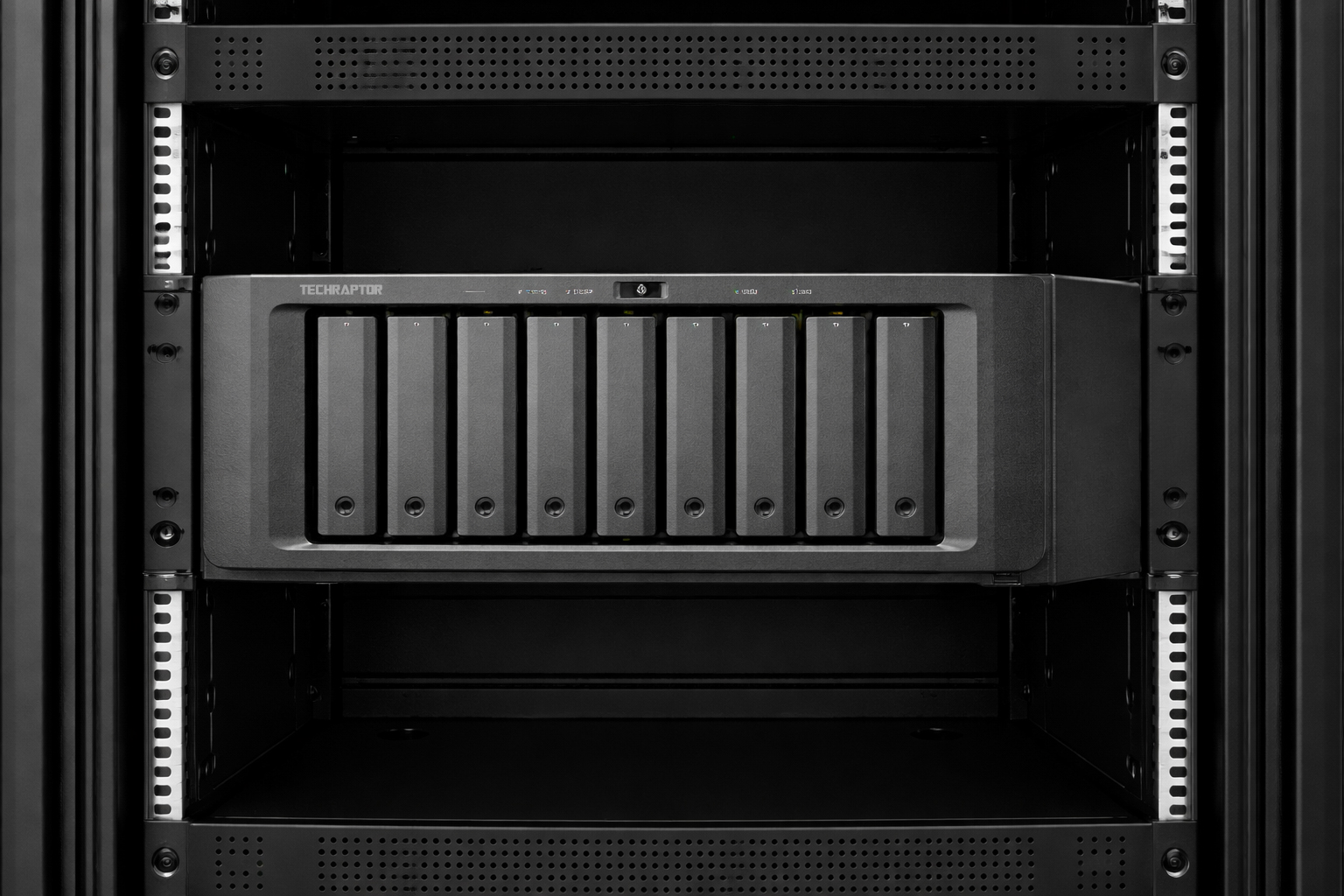 Sistem independent de backup de tip NAS Rackabil, cu capacitate de 108Tb